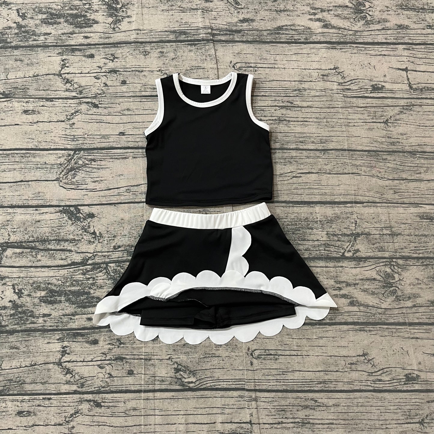 Sleeveless black white scallop kids girls active wear set