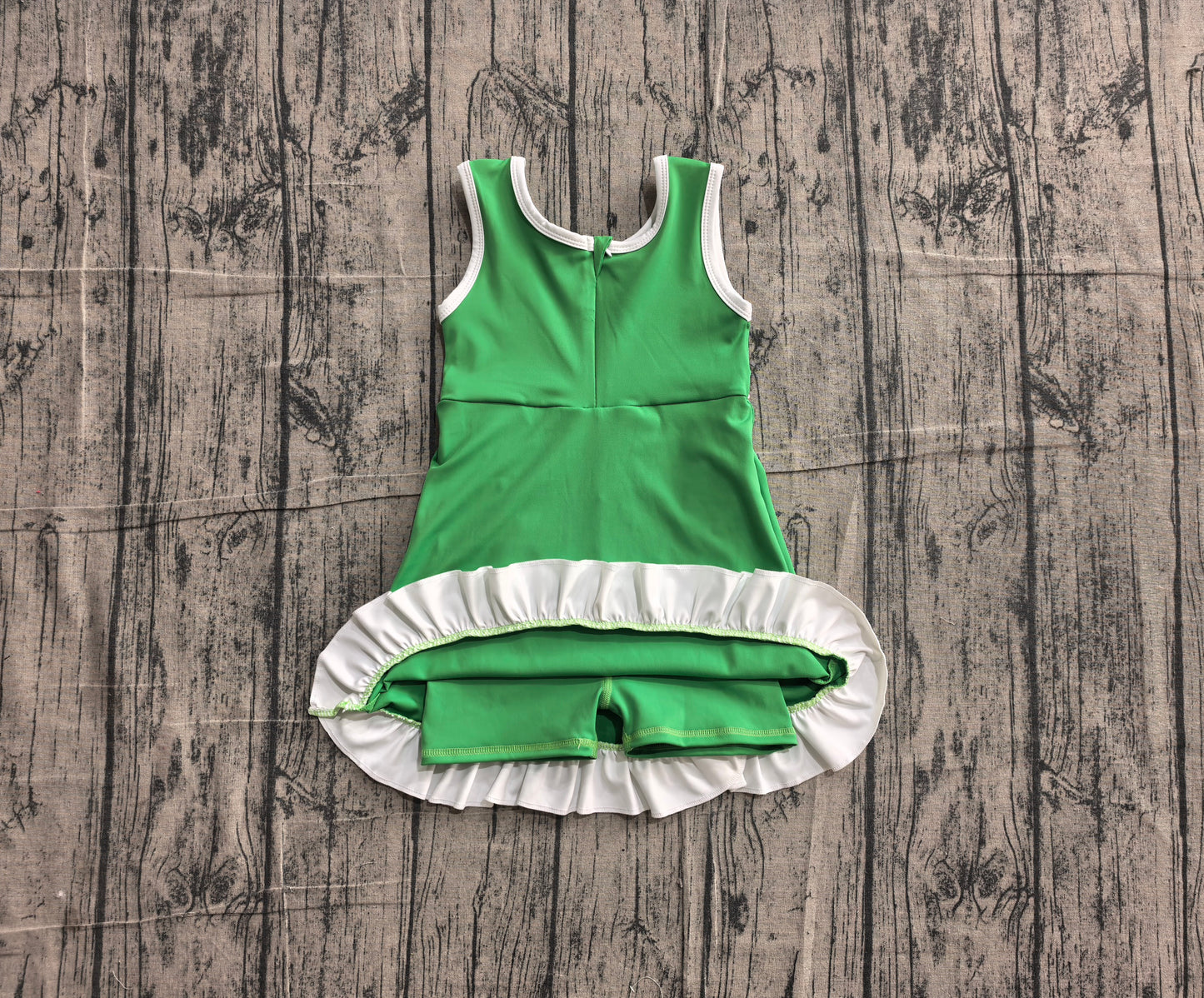 Sleeveless green white scallop girls athletic dress