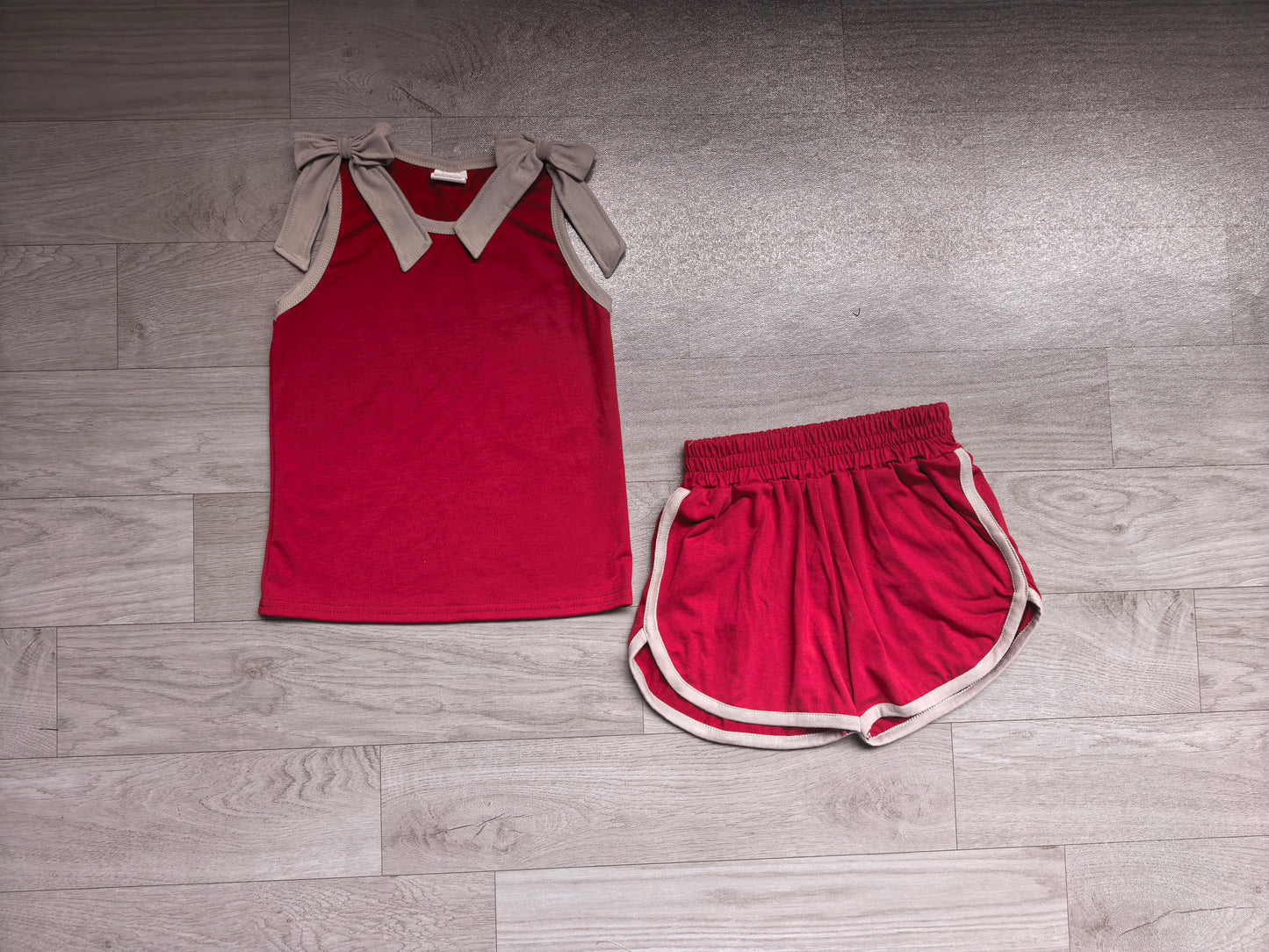 Sleeveless grey bow maroon top shorts team girls outfits