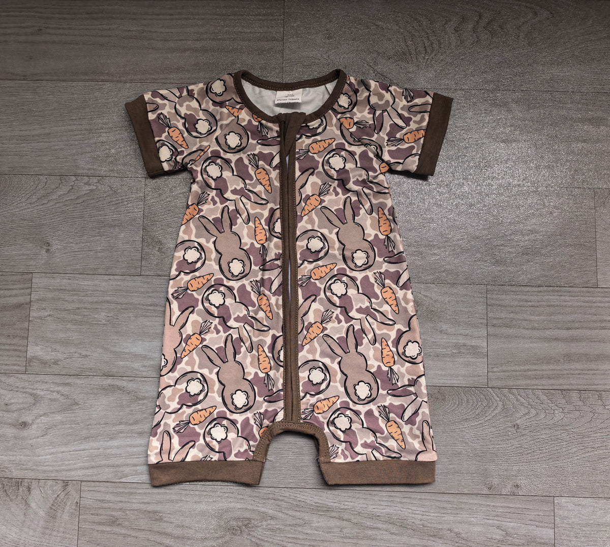 Short sleeves camo rabbit baby boy Easter romper