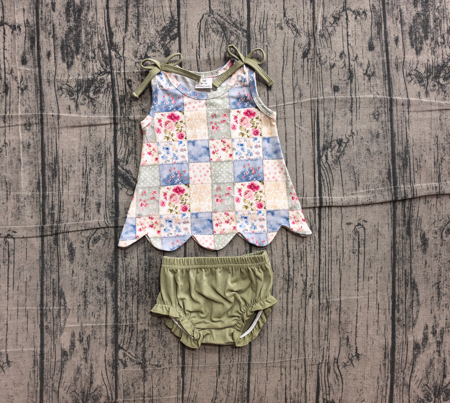 Sleeveless floral scallop top bummies baby girls outfits