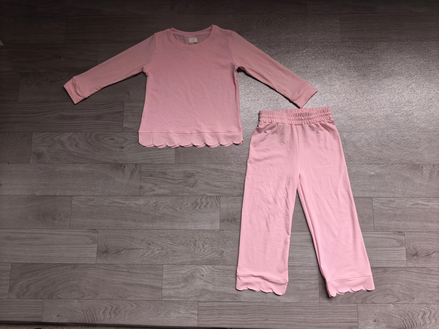 Pink cotton long sleeves scallop girls pajamas set