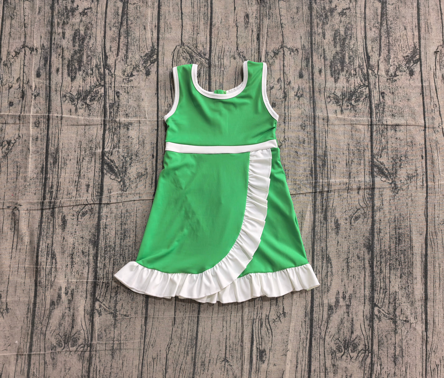 Sleeveless green white scallop girls athletic dress