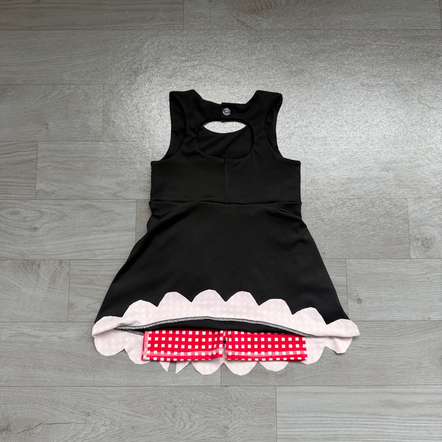Sleeveless plaid scallop black kids girls athletic dresses