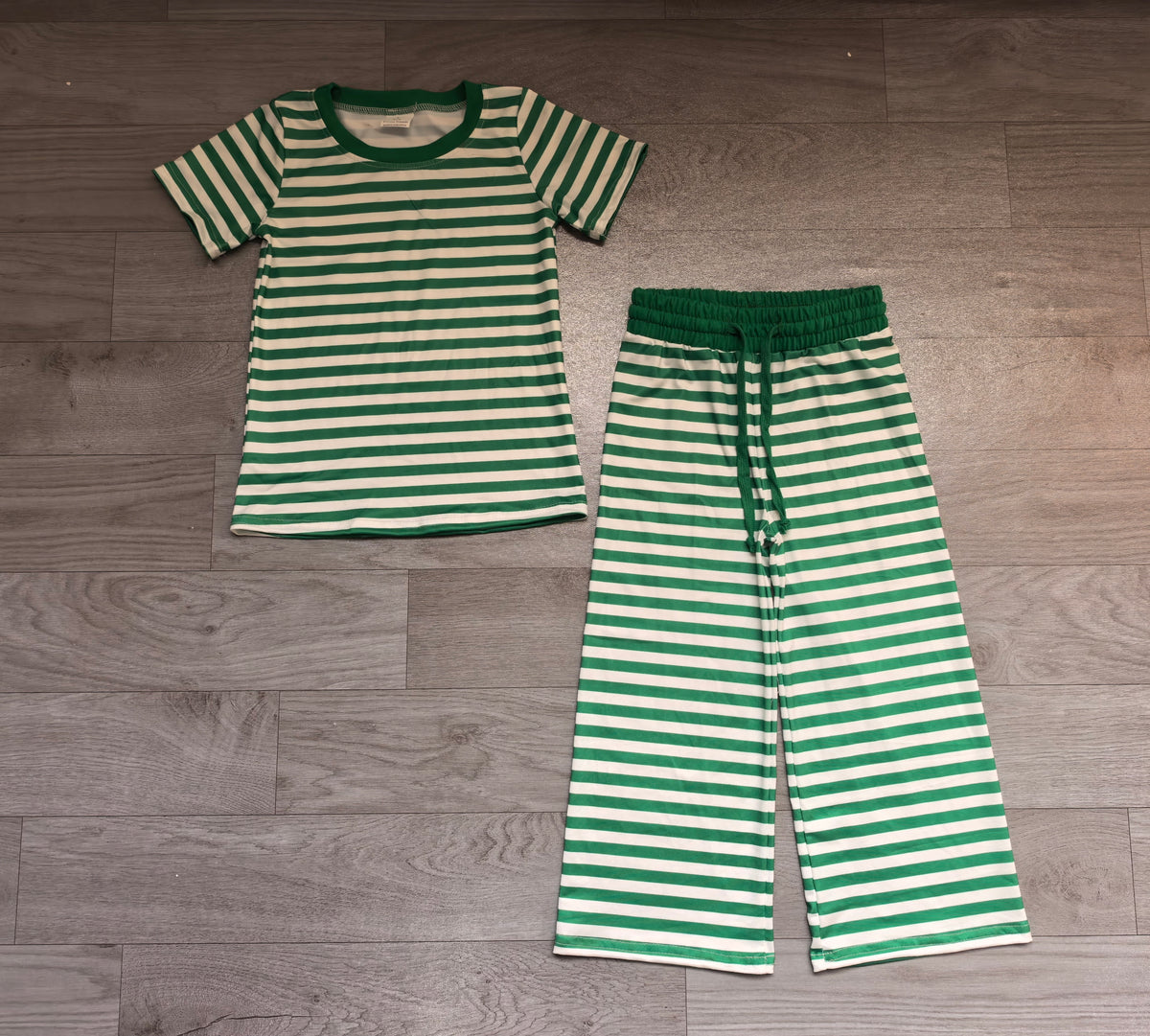Short sleeves green stripe top pants girls outfits