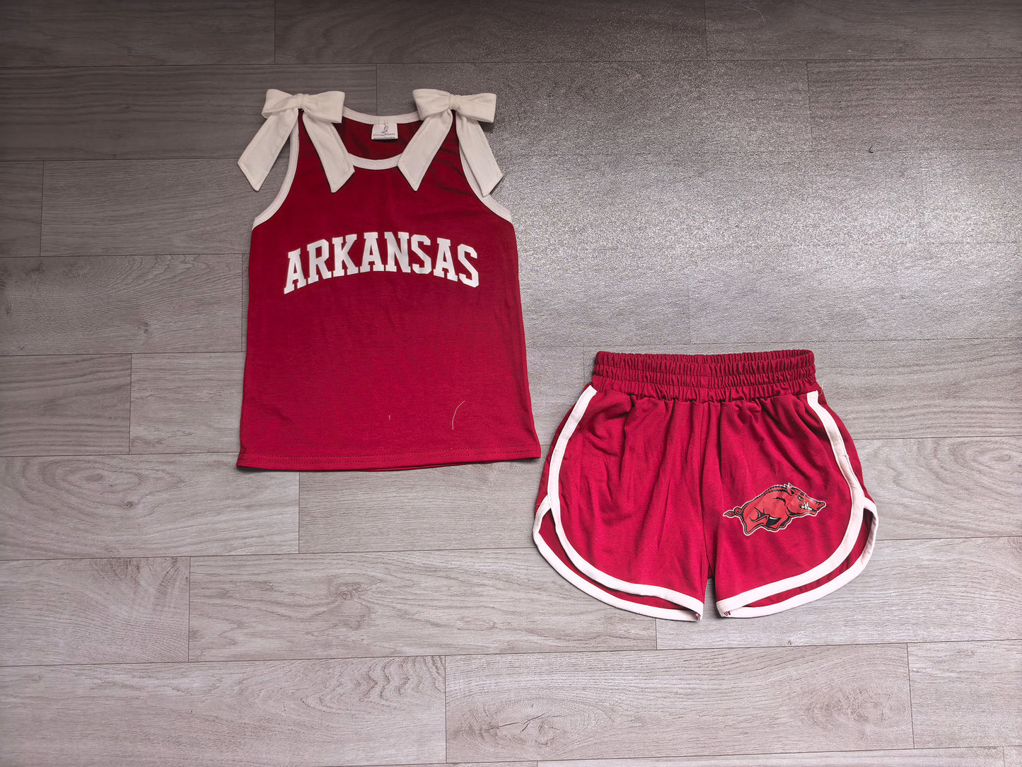 Sleeveless white bow top hog shorts team girls outfits