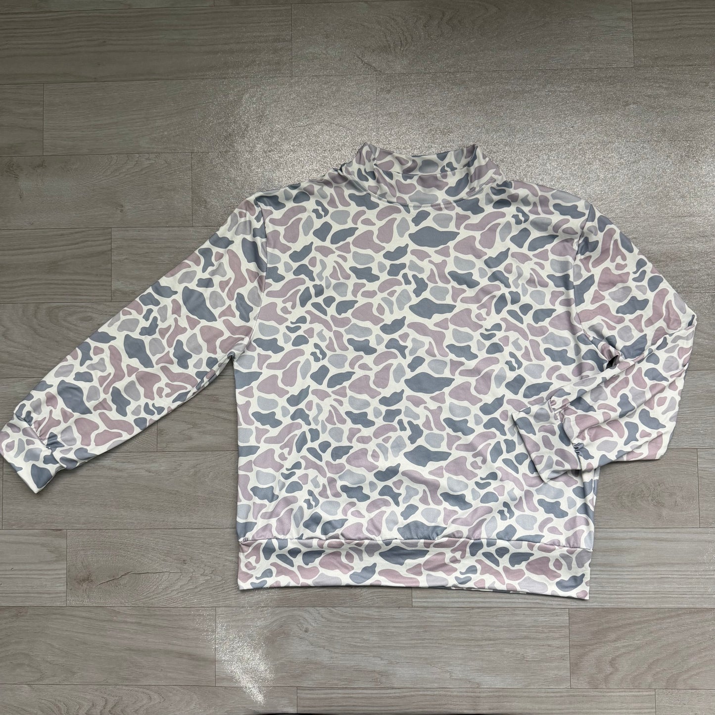Long sleeves grey camo adult women active top