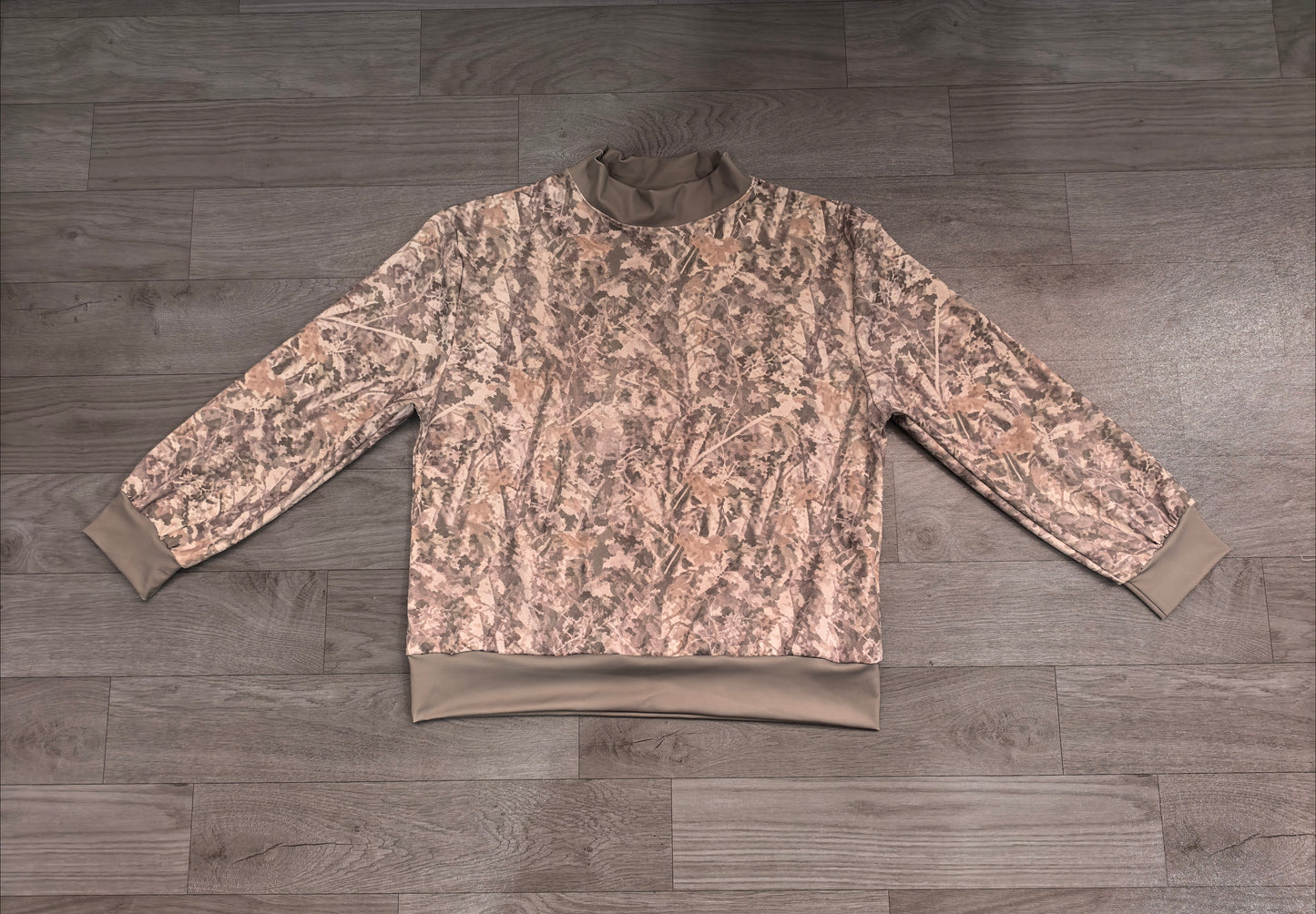 Long sleeves olive leaves camo adult women active top