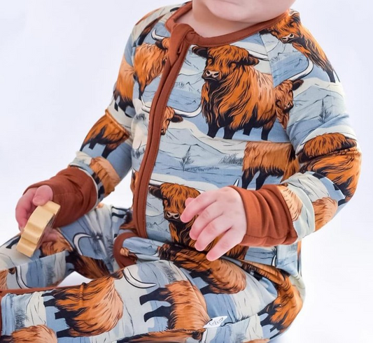 Long sleeves highland cow baby boy zipper romper