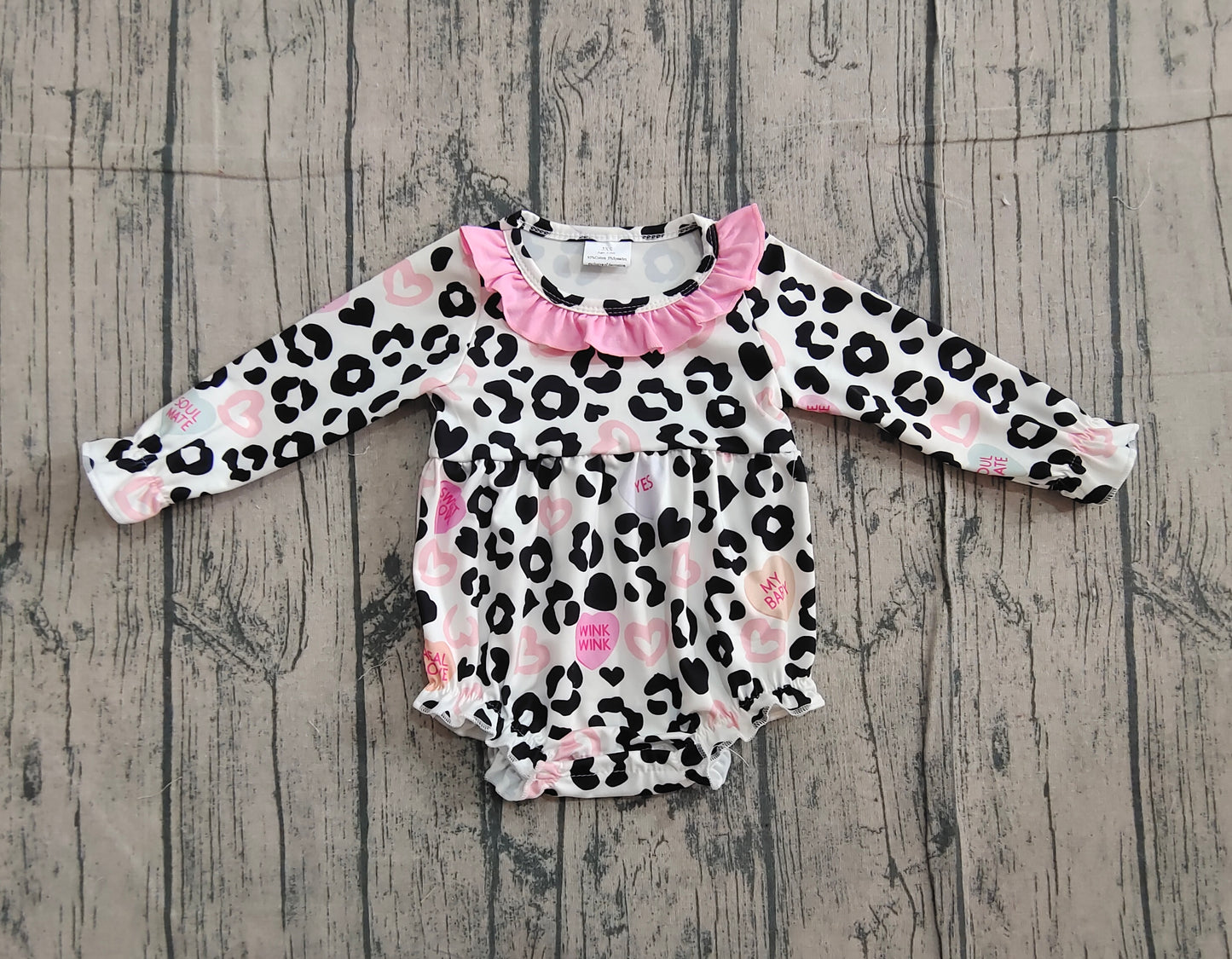 Long sleeves leopard heart baby girls Valentine's romper