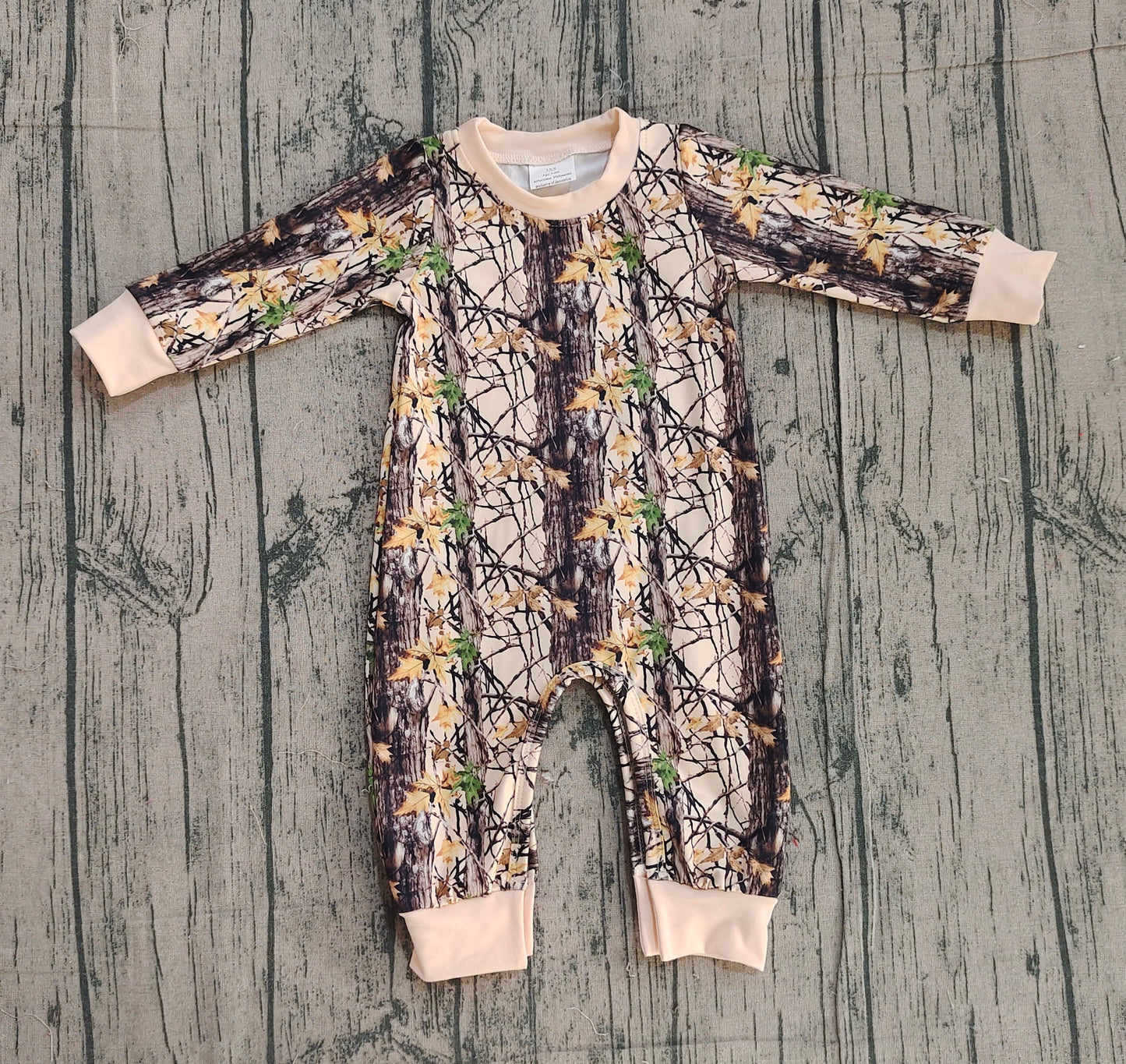Long sleeves camo leaves baby boy romper