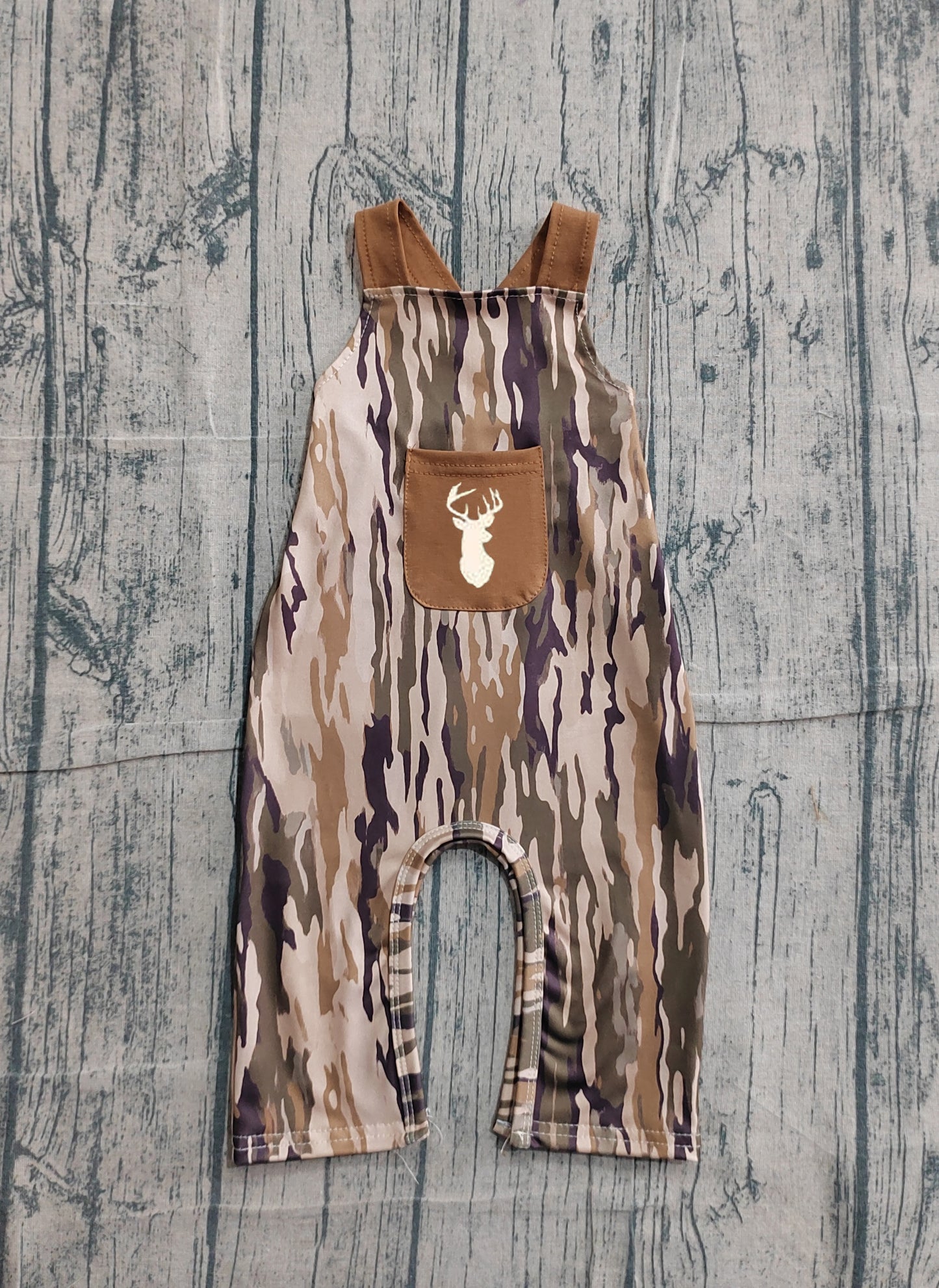 Brown straps deer embroidery pocket camo baby boy jumpsuit
